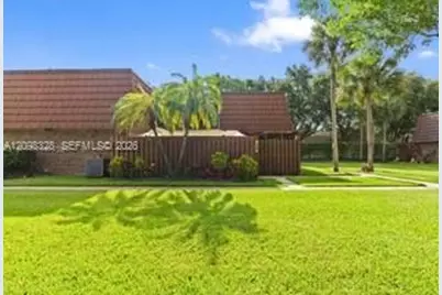 806 SW 119th Way, Davie, FL 33325 - Photo 1