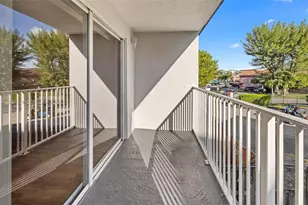 5241 Geneva Way, Doral, FL 33166 - Photo 8