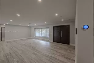 20405 NE 22nd Pl, Miami, FL 33180 - Photo 4