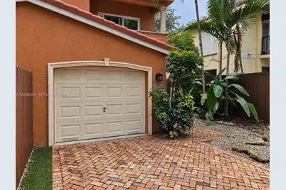 3280 Gifford Ln #3280, Miami, FL 33133 - Photo 2