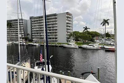 2415 NW 16th St Rd #316, Miami, FL 33125 - Photo 2