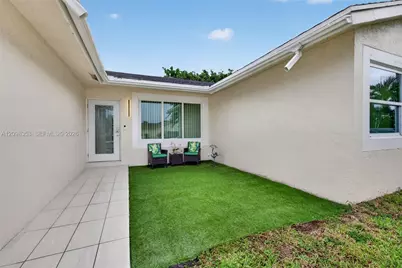 4904 NW 96th Ave, Sunrise, FL 33351 - Photo 4