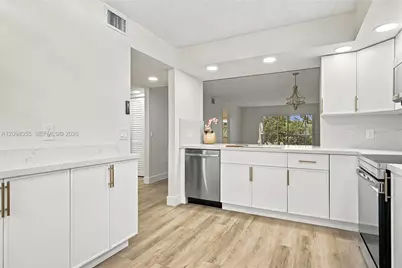 1101 SW 128th Ter #312C, Pembroke Pines, FL 33027 - Photo 4