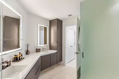 851 NE 1st Ave #3707, Miami, FL 33132 - Photo 14