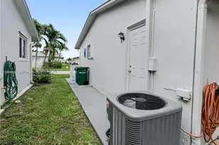 6960 NW 11th Ct, Margate, FL 33063 - Photo 12