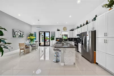 15103 SW 30th St, Miami, FL 33185 - Photo 2