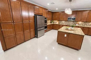 8870 NW 99th Ave, Doral, FL 33178 - Photo 10