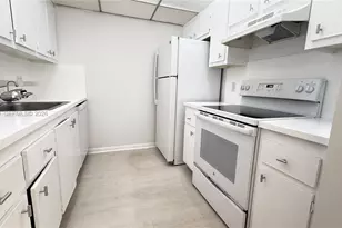 301 SW 135th Ave, Pembroke Pines, FL 33027 - Photo 8