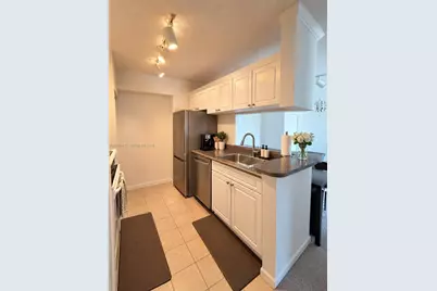 17145 N Bay Rd #4602, Sunny Isles Beach, FL 33160 - Photo 2