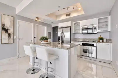 888 Biscayne Blvd #411, Miami, FL 33132 - Photo 4