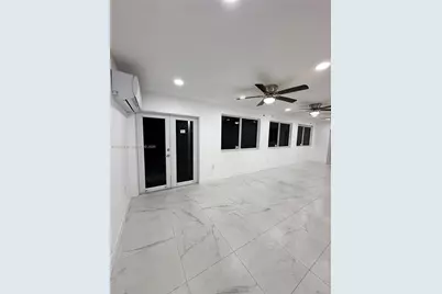 380 W 32nd St #1, Hialeah, FL 33012 - Photo 8