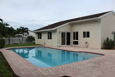 681 Pine Ridge Ter #681, Davie, FL 33325 - Photo 2