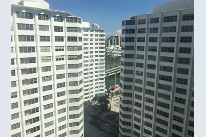999 Brickell Bay Dr #1807, Miami, FL 33131 - Photo 12