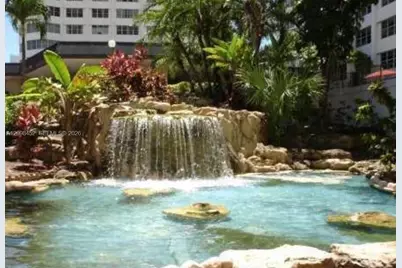 999 Brickell Bay Dr #1807, Miami, FL 33131 - Photo 18