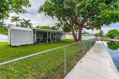 1101 E River Dr, Margate, FL 33063 - Photo 36