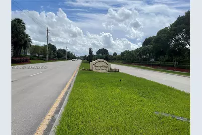 800 SW 142nd Ave #104N, Pembroke Pines, FL 33027 - Photo 2