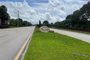 800 SW 142nd Ave, Pembroke Pines, FL 33027 - Photo 2