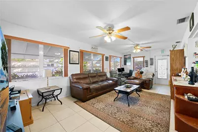 4517 NW 47th Ter, Tamarac, FL 33319 - Photo 12
