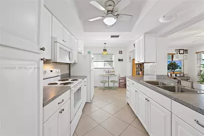 4517 NW 47th Ter, Tamarac, FL 33319 - Photo 10