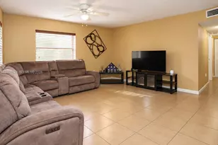 211 NE 35th St, Oakland Park, FL 33334 - Photo 6