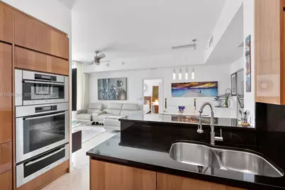 50 S Pointe Dr #704, Miami Beach, FL 33139 - Photo 6