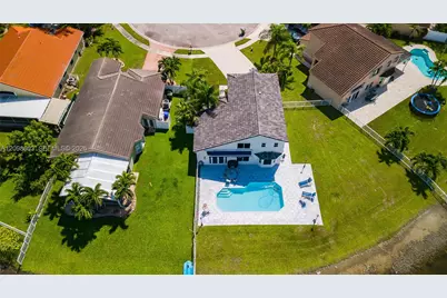 18481 NW 24th St, Pembroke Pines, FL 33029 - Photo 42
