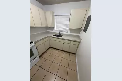 1501 W 42nd St #201, Hialeah, FL 33012 - Photo 4