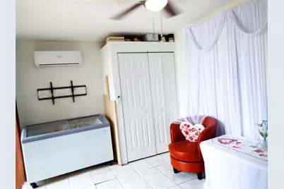 285 NW 48th Pl, Miami, FL 33126 - Photo 24