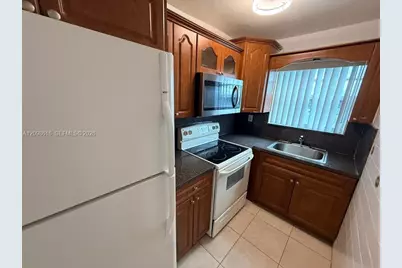 1620 SW 1st St #15, Miami, FL 33135 - Photo 6