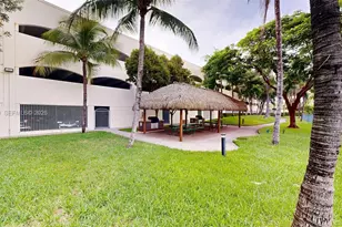 19501 W Country Club Dr, Aventura, FL 33180 - Photo 42
