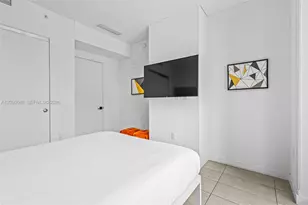 227 NE 2nd St, Miami, FL 33132 - Photo 22