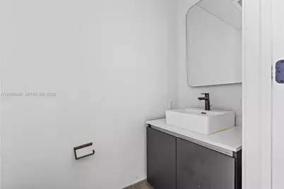 227 NE 2nd St #3106, Miami, FL 33132 - Photo 14