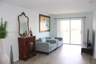 8260 SW 210th St, Cutler Bay, FL 33189 - Photo 4
