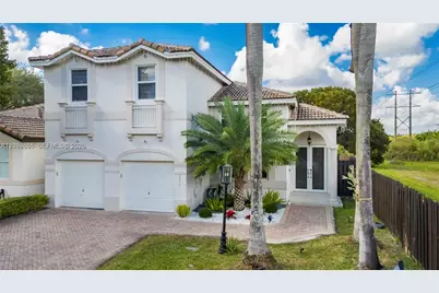 4894 NW 110th Pl, Doral, FL 33178 - Photo 2