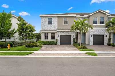 198 SW 170th Ave, Pembroke Pines, FL 33027 - Photo 2