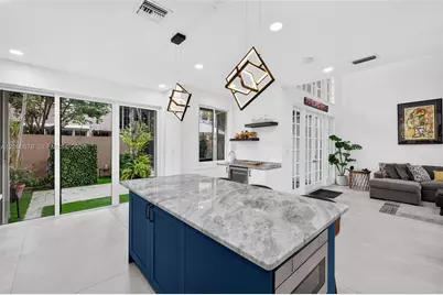200 NE 14th Ave #6, Fort Lauderdale, FL 33301 - Photo 1