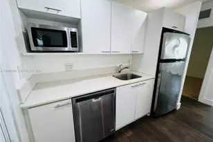1001 Bay Dr, Miami Beach, FL 33141 - Photo 6