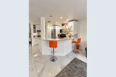 8520 E Southgate Shores Cir #8520, Tamarac, FL 33321 - Photo 4
