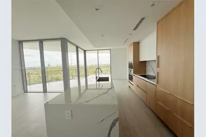 2411 Laguna Circle #901, North Miami, FL 33181 - Photo 6