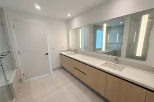 2411 Laguna Cir, North Miami, FL 33181 - Photo 24