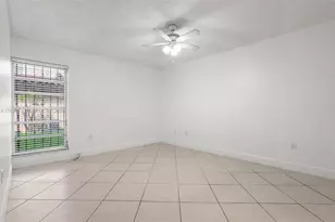 4715 NW 7th St, Miami, FL 33126 - Photo 14