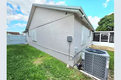 20317 NW 33rd Ave, Miami Gardens, FL 33056 - Photo 18