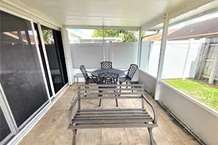 20317 NW 33rd Ave, Miami Gardens, FL 33056 - Photo 14