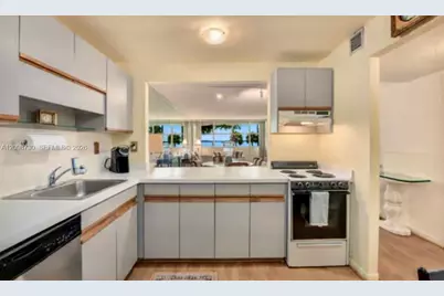 1420 Brickell Bay Dr #202E, Miami, FL 33131 - Photo 10