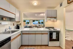 1420 Brickell Bay Dr, Miami, FL 33131 - Photo 10