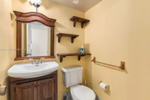1420 Brickell Bay Dr, Miami, FL 33131 - Photo 16