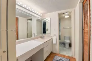 1420 Brickell Bay Dr, Miami, FL 33131 - Photo 14