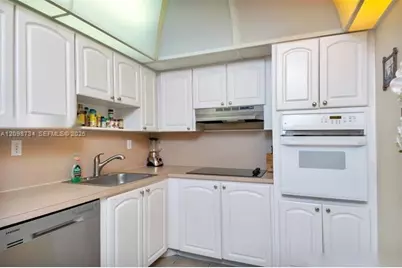 19390 Collins Ave #1624, Sunny Isles Beach, FL 33160 - Photo 6