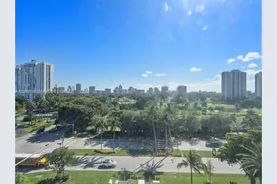 3375 N Country Club Dr #605, Aventura, FL 33180 - Photo 4