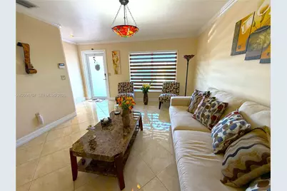 10110 SW 23rd Ter, Miami, FL 33165 - Photo 6
